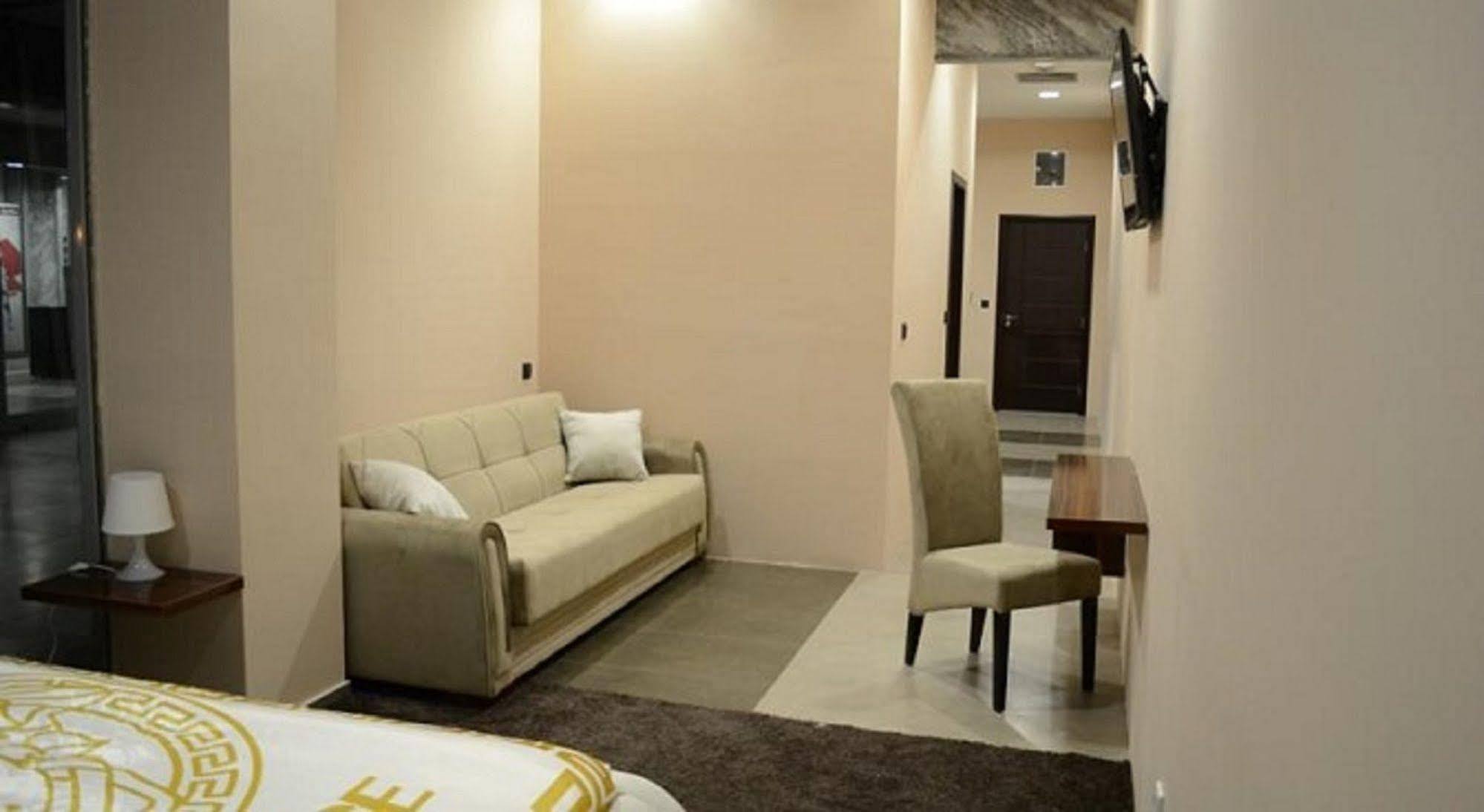 Hotel Metropolitan By Belgrade Arena Екстер'єр фото